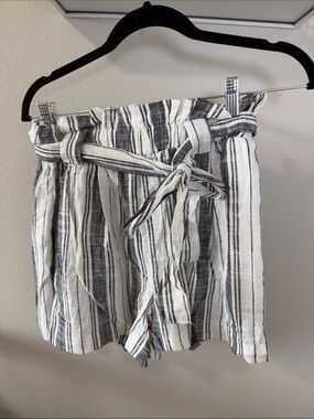 New Look Black & White Striped Paperbag Waist Shorts with Tie